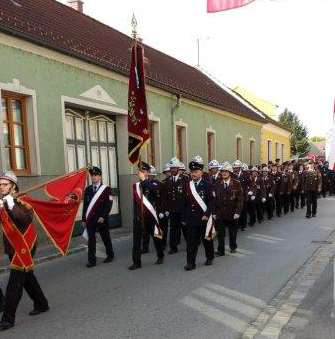 Das darauffolgende Mittagessen, im Eisenbock`s StrasserHof, mit leckerem Buffet wurde gesponsert durch den Bürgermeister und ehemaligen Feuerwehr-Kommandanten Walter Harauer!! Die Heimreise gegen 13.