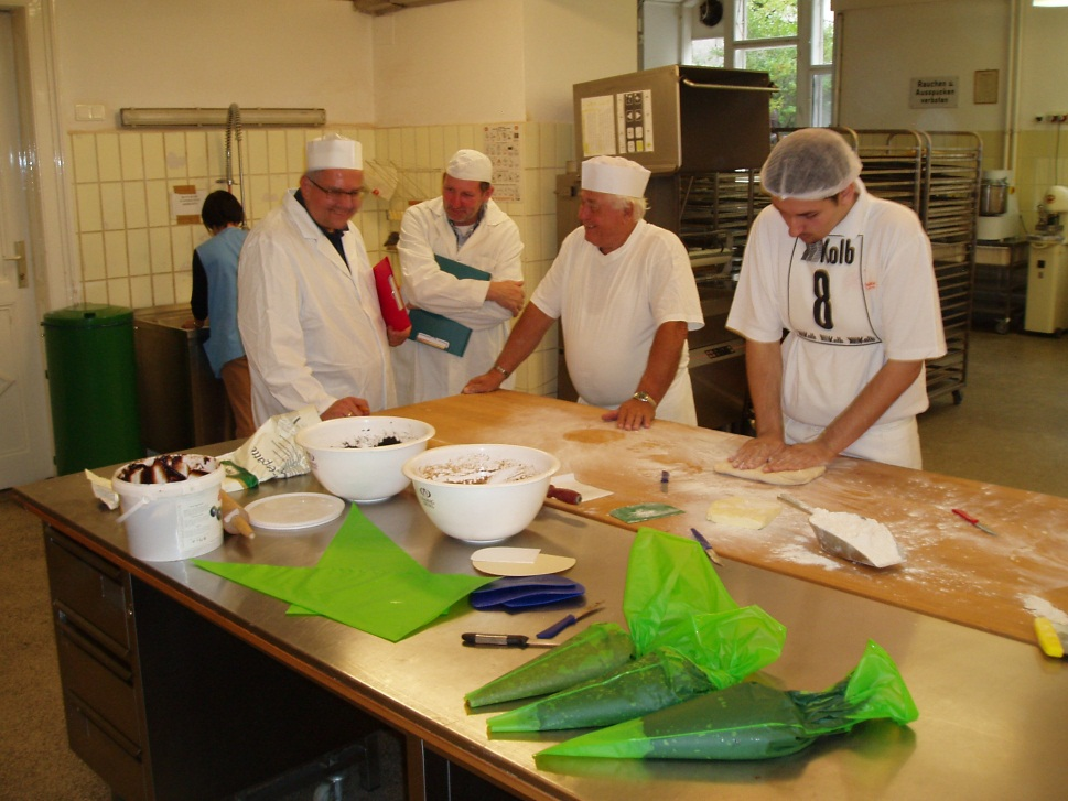 Bewertung der Prüfarbeit Nach Absolvierung der Prüfarbeit wird diese von der Prüfungskommission bewertet.