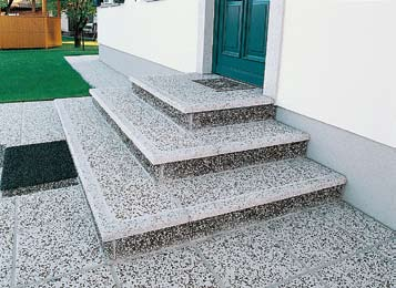 Treppen Podestplatten: (Futura, Elegance) Das sind Stufenplatten mit einer Breite über 50 cm und max.150 cm.