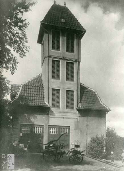 Anfangszeit Natürlich änderte sich mit der Zeit auch der Fuhrpark An Anfang besaß der Löschzug eine Löschkutsche.