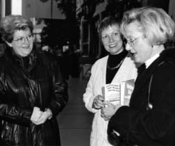 n 9.3 Die Gleichstellungsbeauftragte bis 2003 Am 1. März 1999 nahm Marianne Horns ihre Tätigkeit als Gleich stel lungs - beauftragte der Landeshauptstadt Dresden auf.