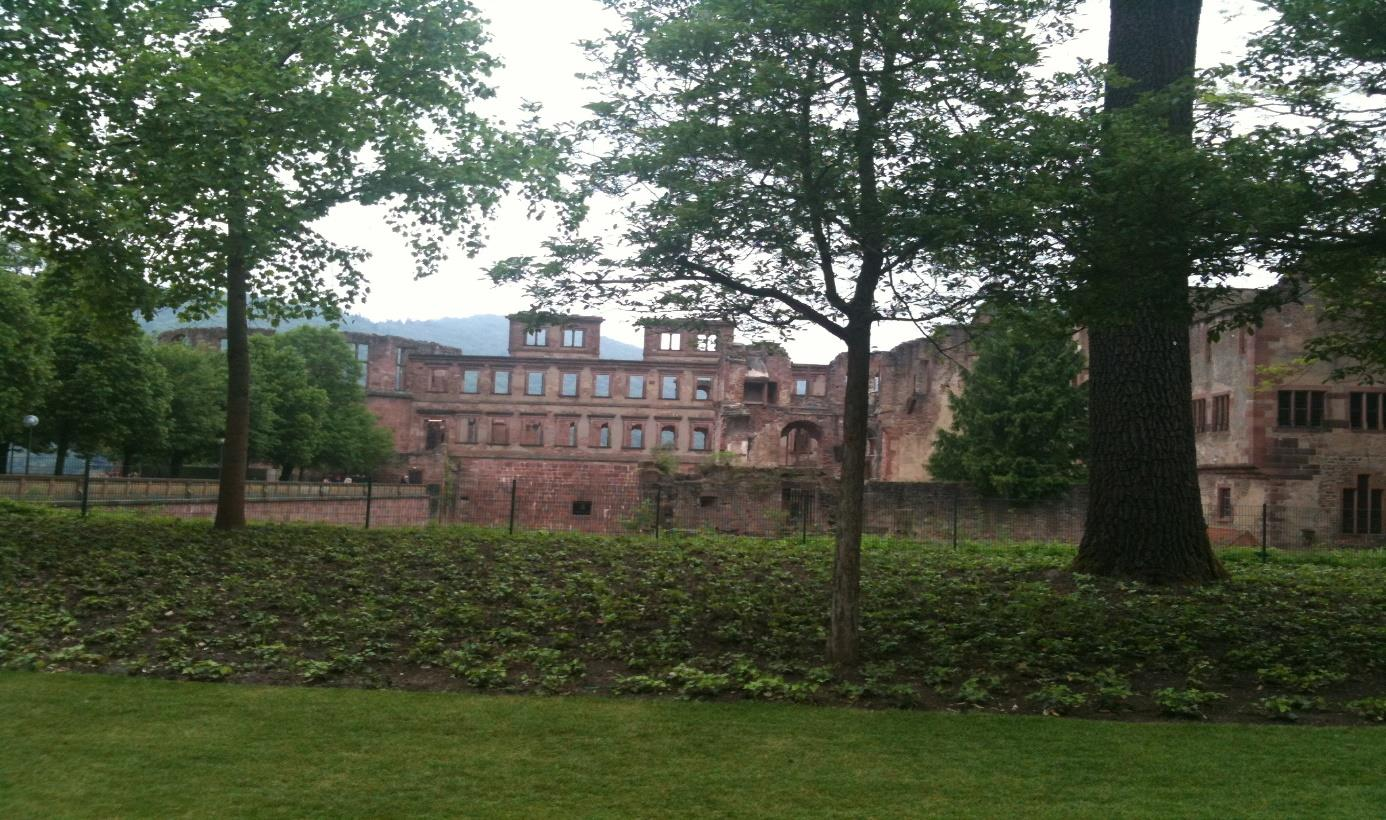 Das Heidelberger Schloss in voller Pracht Es handelt sich dabei um eine der berühmtesten Ruinen Deutschlands und soll auch als diese erhalten bleiben.