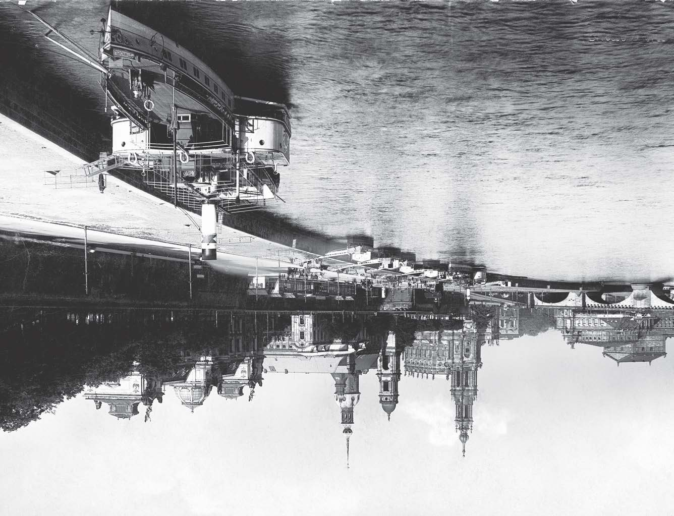 Seit dem Jahr 1910 ist das Dresdner Terrassenufer unterhalb der Brühlschen Terrasse Liegeplatz für die 33 Schiffe der Sächsisch Böhmischen Dampfschiffahrtsgesellschaft, aus der 1928 die Weiße Flotte