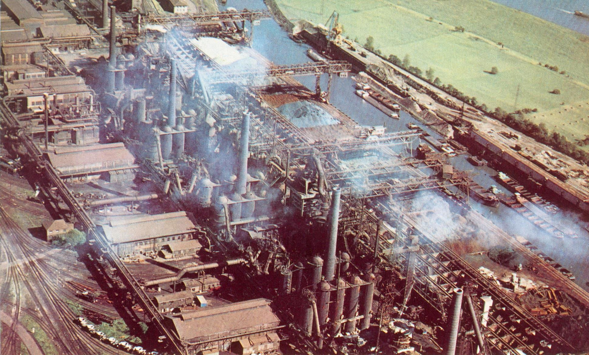 Stahlerzeugung in Duisburg in Titelmasterformat der Vergangenheit durch Klicken bearbeiten