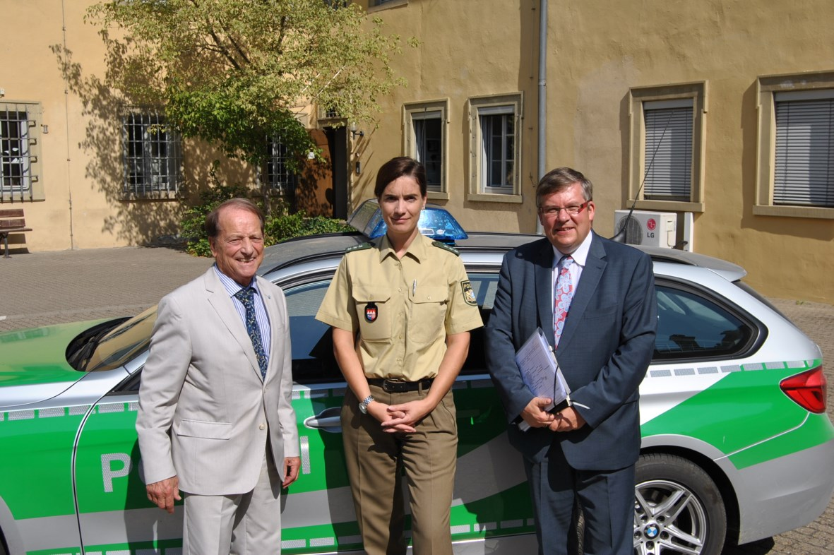 2 Die Polizei in der Region ein Garant für unsere Sicherheit Die Landkreise Würzburg und Kitzingen gehören zu den kriminalpolitisch sichersten Regionen in Bayern.