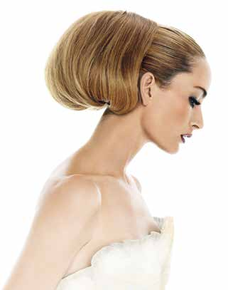HOCHZEIT Hochzeitsservice Braut Classic 4 Wochen vor Ihrer Hochzeit: Beratung wir besprechen Frisur und Make-up. Probefrisur mit Probestecken des Schleiers.