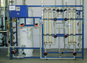 Reinstwasseraufbereitung und Polishing Je nach Anforderung an die Wasserqualität werden die folgenden Stufen der Nachaufbereitung in Reinstwasserringsystemen eingesetzt: Polisher-Mischbetten