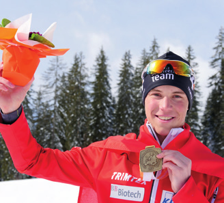 Spitzensport Schweizer WM- und EM-Medaillengewinne Swiss Orienteering führt ein Elite- und Juniorenkader, dem etwa 8 Elite- und 10 Juniorenläufer/innen aus der ganzen Schweiz angehören.