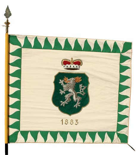 Fahne des Veteranenvereines 1772? Kaiserfahne 1883 Die vordere Seite zeigt ein Wappenschild mit dem Steirischen Panther. Über dem Schild ist der Herzoghut dargestellt.