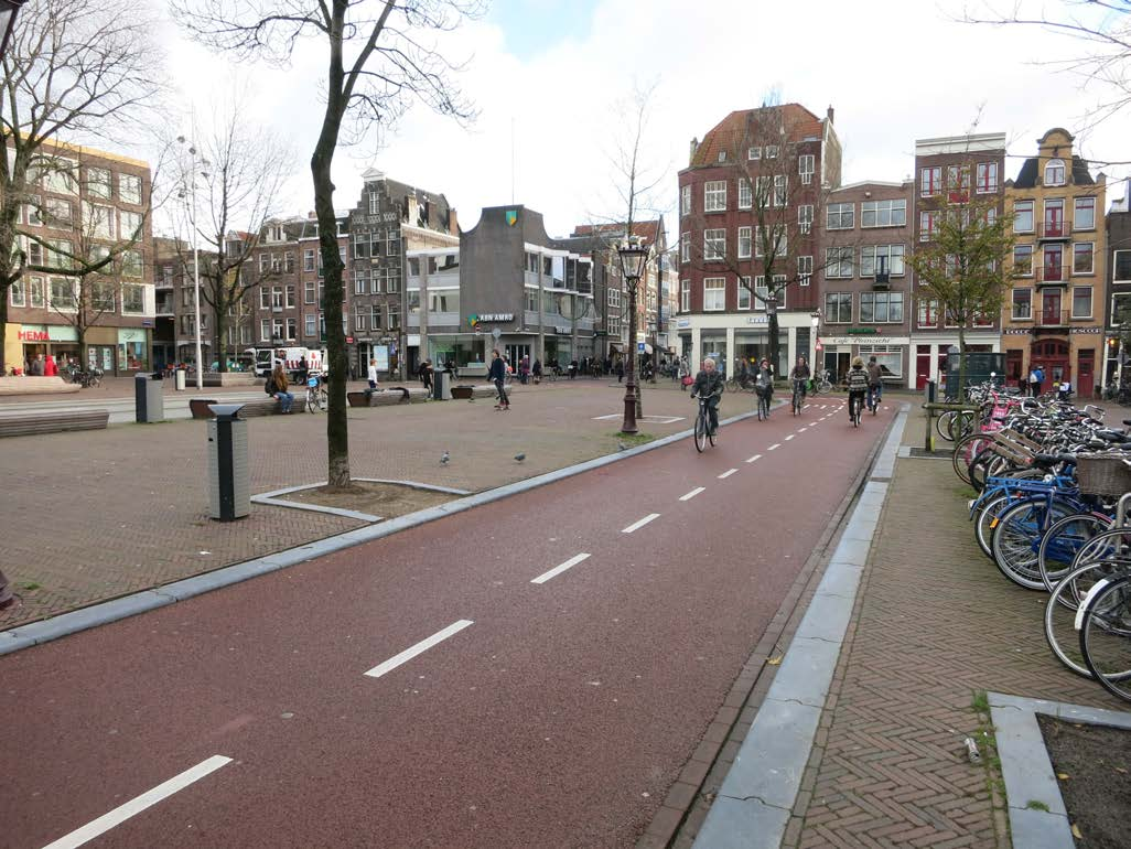6. Impressionen Velobahn im städtischen Kontext (Amsterdam, NL) Ausreichende Breite ermöglicht das Nebeneinanderfahren