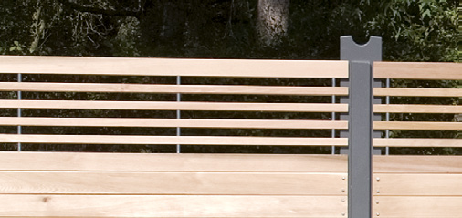 BELLA VISTA BELLA VISTA Schnörkellos und elegant: Das wertvolle Holz von Western Red Ceder und Garapa harmoniert perfekt mit dem von klaren Linien geprägten Design.