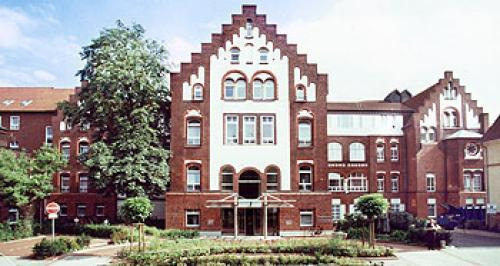 Das Evangelische Krankenhaus Johannisstift befindet sich seit dem Jahr 2004 mit den evangelischen Krankenhäusern Hamm und Gronau in einem gesellschaftsrechtlichen Verbund, der EKF Evangelische