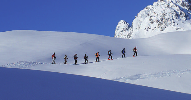 Skitouren SEE Täglich Die Nähe zu den Bergen schaffte schon immer ein besonderes Verhältnis der Bewohner zu den hohen Gipfeln. So suchen sie auch heute noch immer neue Routen.