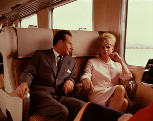 Ikone der Luxuszüge Meilenstein in der Eisenbahntechnik 1955 beschliessen die Staatsbahnverwaltungen Frankreichs, Westdeutschlands, Italiens, der Schweiz und der Beneluxstaaten die internationalen