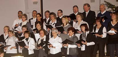 Kirchenmusik in St. Josef Zusammenwachsen der Gemeinschaft«so Helmut Bodewig, Vorsitzender des Kirchenchores. 100 Jahre ein Grund zum Feiern! Das 100-jährige Jubiläum ist ein guter Grund zum Feiern.