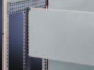 Innenausbau Montageplatten Scharnierbefestigung für Teilmontageplatte TS Stahl Beispiele Jeweils in oberster oder unterster Position vorne 1 zurückversetzt 1 Zusätzlich wird benötigt: 1 Satz 8614.