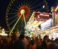 Bilker Kirmes neben dem Festplatz am Aachener Platz Ulenbergstraße Straßenbahn: Linie 712 bis Aachener Platz, Linie 706 bis Merowinger Platz.