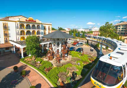 10 Europa-Park Erlebnishotel El Andaluz Erlebnishotel El Andaluz HHHH Europa-Park, Rust Offizielle Kategorie **** 192 Zimmer Wo Spaniens Sonne strahlt.