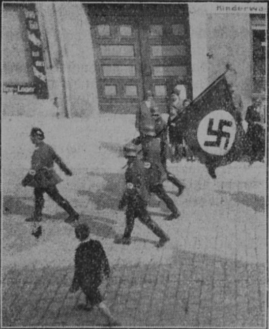 Die Polizei Für die Nationalsozialisten war ein schneller Zugriff auf die Polizei sehr wichtig, da sie diese als Instrument zur Sicherung ihrer Diktatur benötigte.