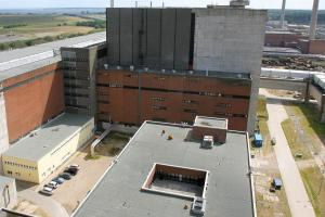 Page 2 of 10 Im Block 3 des stillgelegten Kernkraftwerks Lubmin wurde im Februar 2013 ein 156 Tonnen schwerer Dampferzeuger abgebaut Mit dem Ende der DDR kam auch das Aus für das örtliche