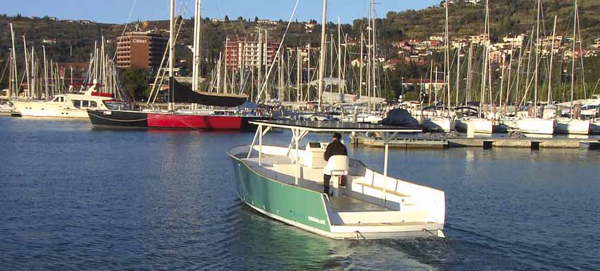 6. Die Erschaffer Elektrisch angetriebenes Boot: Lautlos, ohne Abgase und Wellen. Das Greenline 33-Konzept basiert auf der erfahrung und kompetenz der beteiligten unternehmen.