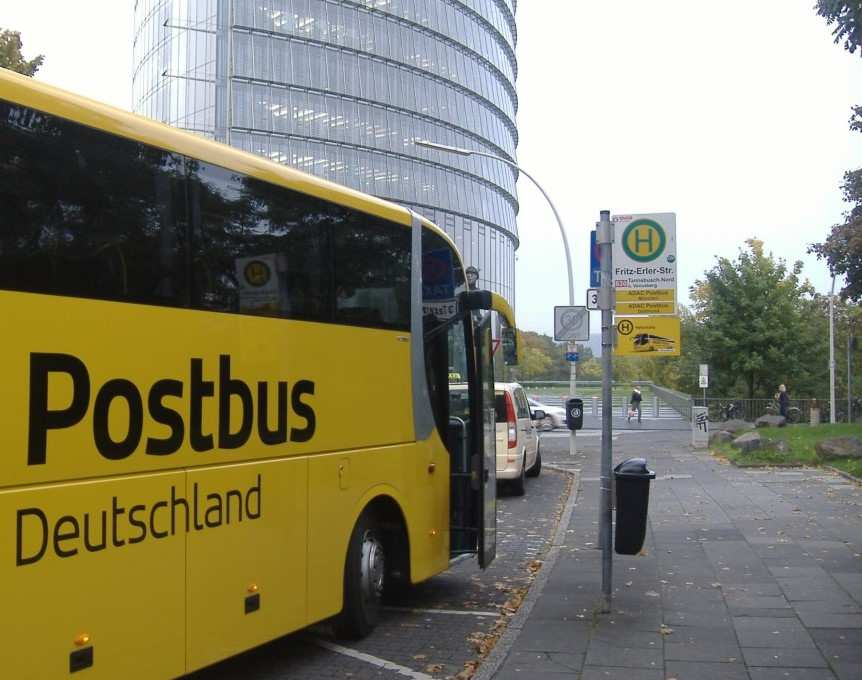 SIMPLEX Fernbus-Report Nr. ; 0/06 Die heutige Situation und die Entwicklung rund um die Fernbushalte in Köln und Stuttgart macht die Anbieter -gezwungener Maßen- erfinderisch.