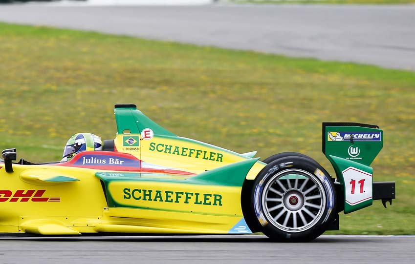 Schaeffler und die FIA Formula E 3 Hotspot für Fahrer, Fans und neue Technologien geworden. Die ersten elf Rennen verfolgten 361.000 Menschen live an der Strecke und 187,5 Millionen am Fernseher.