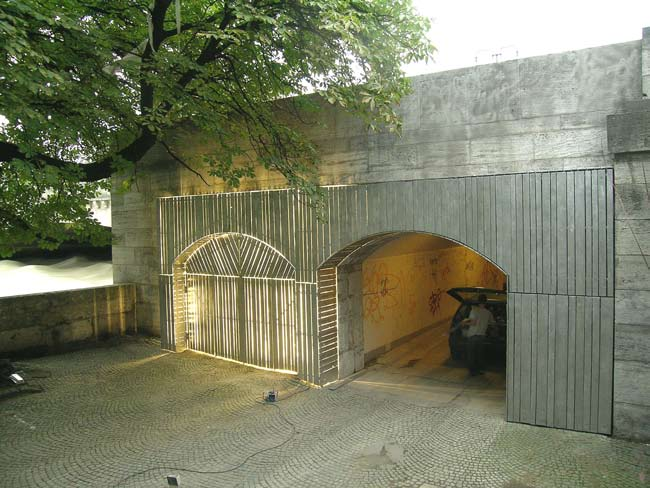 Tunnelfassade / Front, 2005 Ludwigsbrücke, München (Permanente Installation / Permanent installation)