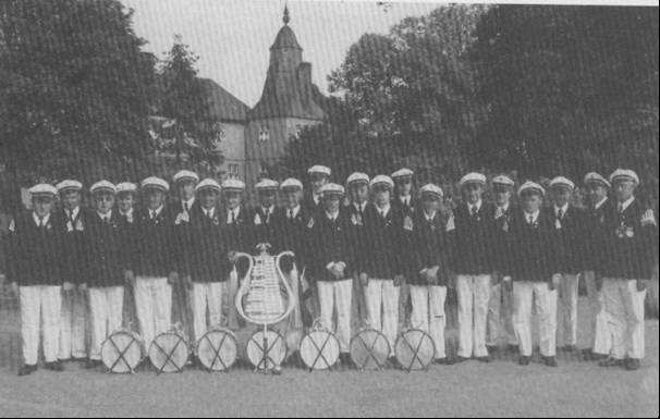 Seit dem 15. Januar 1976 bildet der Spielmannszug erstmals eine Junggruppe aus. Diese Gruppe hat sich aus der Gruppe Jungkolping" zusammengefunden. Die Zahl der Aktiven in der Gruppe betrug 1976 rd.