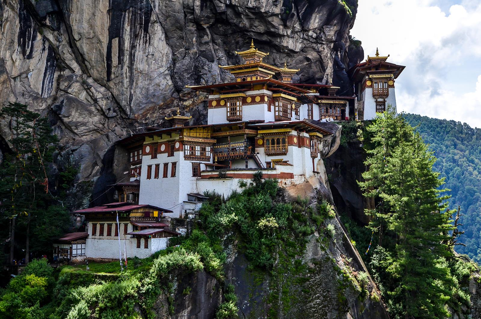 Das Besondere auf dieser OLIVA Inside-Erlebnisreise neue Kultur- & Inside-Erlebnisreise zusammengestellt und begleitet von Bhutan-Liebhaberin Maria Kryza-Gersch und unserem örtlichen Bhutan-Partner