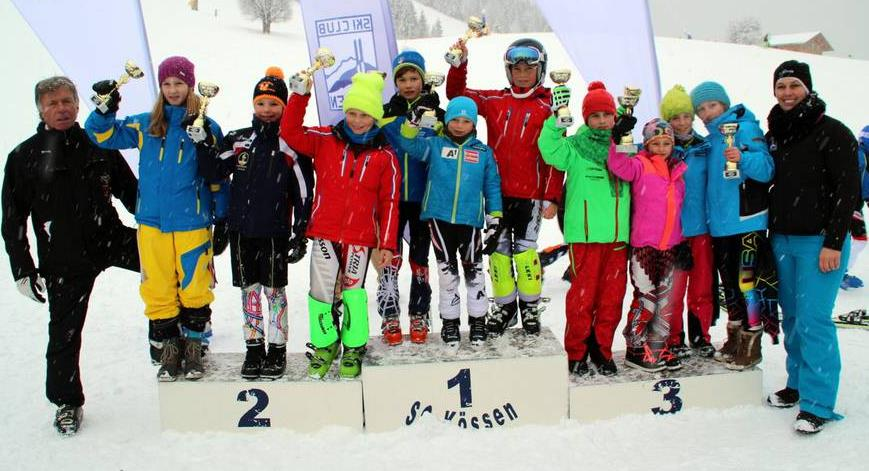 17.1.2016 1. BC Kinder Rennen in Kössen (Slalom mit Boys+RTL Tore) In Kössen am Unterberg fand bei Schneefall ein Slalom mit Boys (kurze Slalomstangen) und RTL Toren statt.