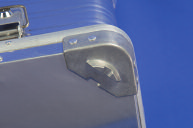 Zubehör für Anwender Schutzkoffer für PSA Aluminiumkoffer zur witterungsgeschützten Aufbewahrung von Fallschutzläufern, Auffanggurten, Schutzhelm etc. in einem Behälter.