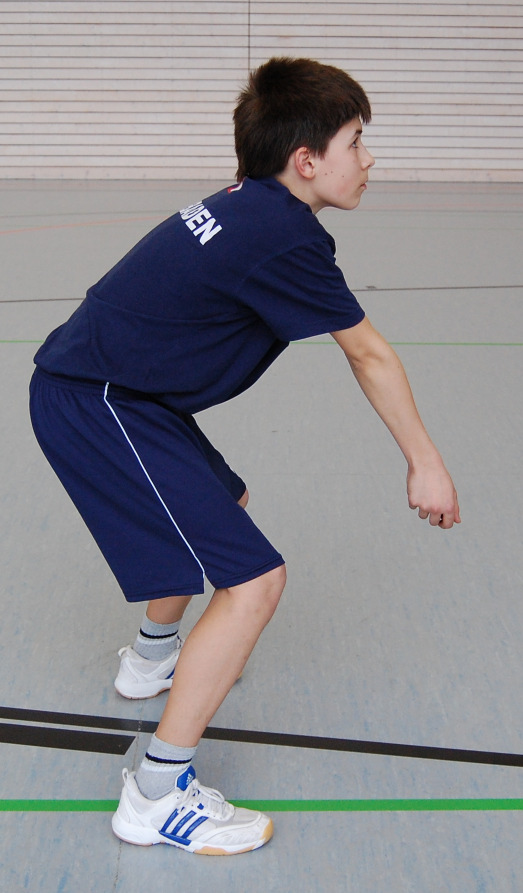 Phase 2: -dad : Ganzkörperaktion mit geringer Bewegungsamplitude, Spiel- und Zielsteuerung über die Schulterachse - kein vordergründiger Schub aus den Beinen!