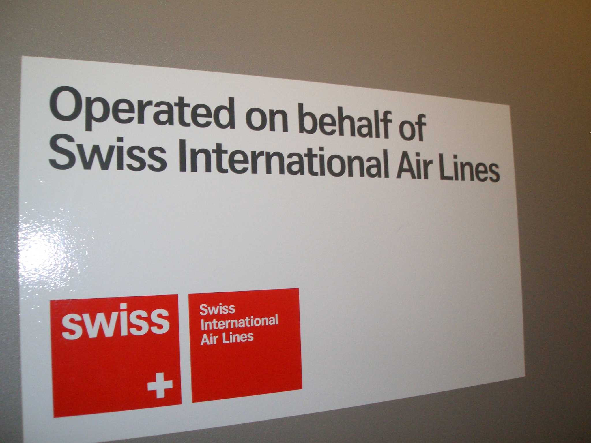Für die Swiss übernimmt HLF mit einem geleasten A-300 für ein halbes Jahr Liniendienste nach Afrika u. a. nach Nairobi.