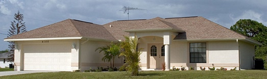 Willkommen in der Villa Victoria in Port Charlotte, Florida. Auf 150m² bietet die, 2005 fertiggestellte, Ferienvilla bis zu sechs Personen ausreichend Platz in luxuriösem Ambiente.