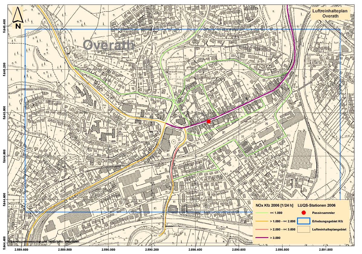 Mit diesen Eingangsgrößen und den fahrzeugspezifischen Kenngrößen werden die NO x - und PM 10 - Emissionen des Kfz-Verkehrs im Luftreinhalteplangebiet für das Jahr 2006 berechnet.