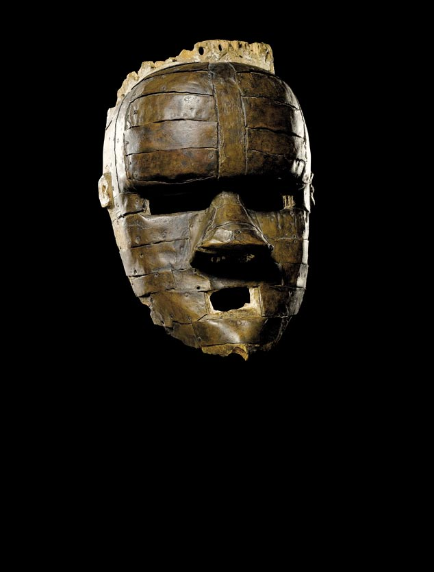 47 #105 SALAMPASU GESICHTSMASKE Kongo H 34 cm Publiziert: Cornet, Joseph (1978). A Survey of Zaïren Art. The Bronson Collection. Raleigh: North Carolina Museum of Art. S.186.