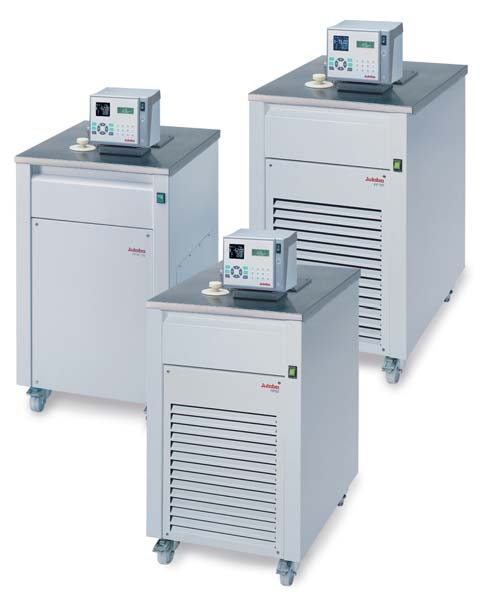 Die TopTech -Reihe / die HighTech -Reihe für Arbeitstemperaturen von -95 bis +1 Diese Geräte beinhalten 2 Verdichter in Kaskadentechnik, gefüllt mit unterschiedlichen Kältemitteln.