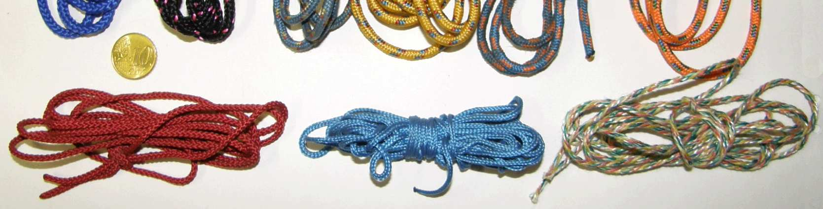 6.4 Reepschnüre Reepschnüre sind keine Seile und dürfen nicht zum Sichern verwendet werden, auch wenn dickere Reepschnüre sich äußerlich kaum von dünnen Seilen unterscheiden.