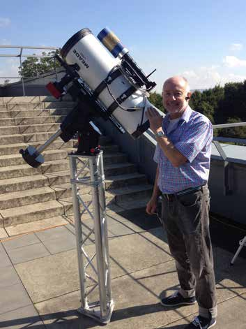 24 Overbacher Brücke - Jahresschrift 2015 Hochwertige Montierung für Teleskope angeschafft Herr Franke freute sich mit seinen Schülerinnen und Schülern der Astro AG, dass ein Teil des Preisgeldes vom