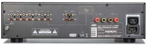 wandelbar: Der AMC 3100 MKII ist modular aufgebaut und kann wahlweise mit Phono-Teil (links) oder Wandler- Karte für S/PDIF mit 24 Bit / 192 khz ausgerüstet werden.