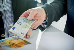 20 Heute Frankenstärke fallen fast alle Ausgaben in Schweizer Franken an, die Einnahmen sind vollständig in Euro. Schnelle Reaktion überlebenswichtig Beide Unternehmen haben ihren Sitz in Olten.