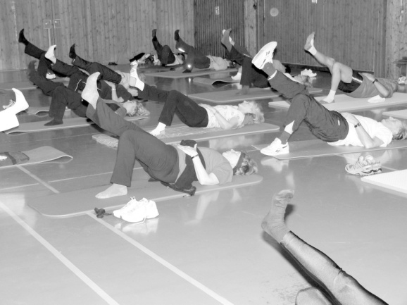10 Jahre Fitnessgymnastik für Frauen und Männer Im April 1999 wurde die Fitnessgruppe für Frauen und Männer von der Übungsleiterin Jutta Trauter gegründet.