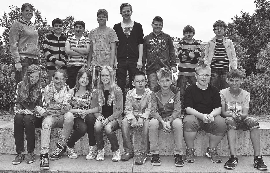 Klasse H 5a Klassenlehrerin: Frau Tomke zum Hingst Leon Binder, Nils Bode, Haci Duran, Lars Ehlers, Ruhat Hassan, Lisanne Kranz, Christian Kurz, Michelle Lampe, Ole Leushuis, Jeremie Maugeri, Marco