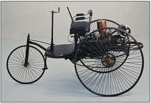 Automobiļu attīstības vēsture 1885. gadā K. Bencs iesniedza patentu par pirmo automobili pasaulē. 1886. gadā K. Bencs veica pirmos izmēģinājuma braucienus ar trīsriteņu motorratiem (motora tilpums 0,9 litri, n = 400 1/min un 0,65 kw jauda).