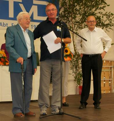 Für 40 Jahre Vereinstreue wurden mit der Vereinsnadel in Gold ausgezeichnet: Wolfgang Böckle, Hans Deichsel, Hermine Hahn, Lilly Hüttel, Margarete Leitner, Bernhard Mager, Gerhard Moroff, Theresia
