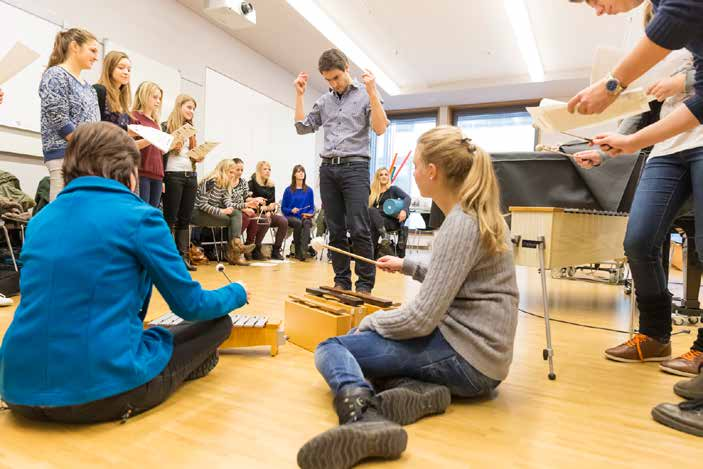 Musik Primarstufe Studiengänge Quest Bedeutung des Fachs Das alltägliche gemeinschaftliche Musizieren fördert die soziale Kompetenz und die Persönlichkeitsentwicklung.