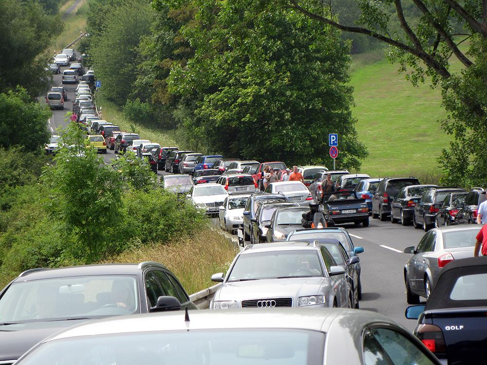 2 Parksuchverkehr in beiden Richtungen.