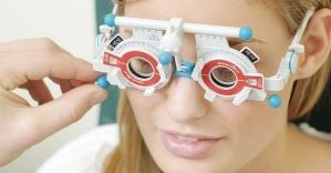 Medizinische Therapieansätze zur Verbesserung des Sehens (3 Säulen-Modell) 1. Verbesserung der Optik bei Refraktionsanomalien (zb.
