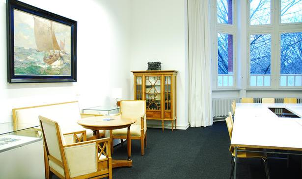 seminarraum platz für gespräche Im 2. Obergeschoss finden Sie Platz für Vorträge, Workshops oder Seminare.